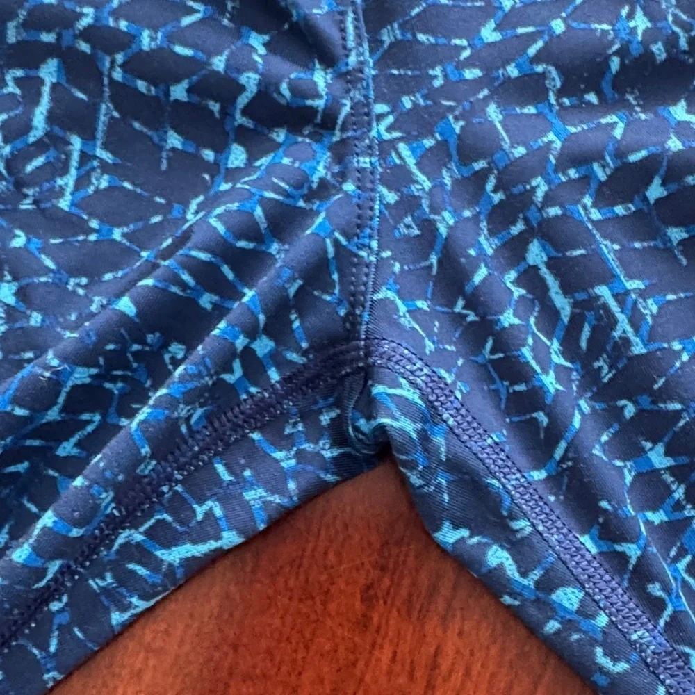 Lululemon Athletica Woman’s Athleisure  Jet Crop Blue Geometric Jogger Pants